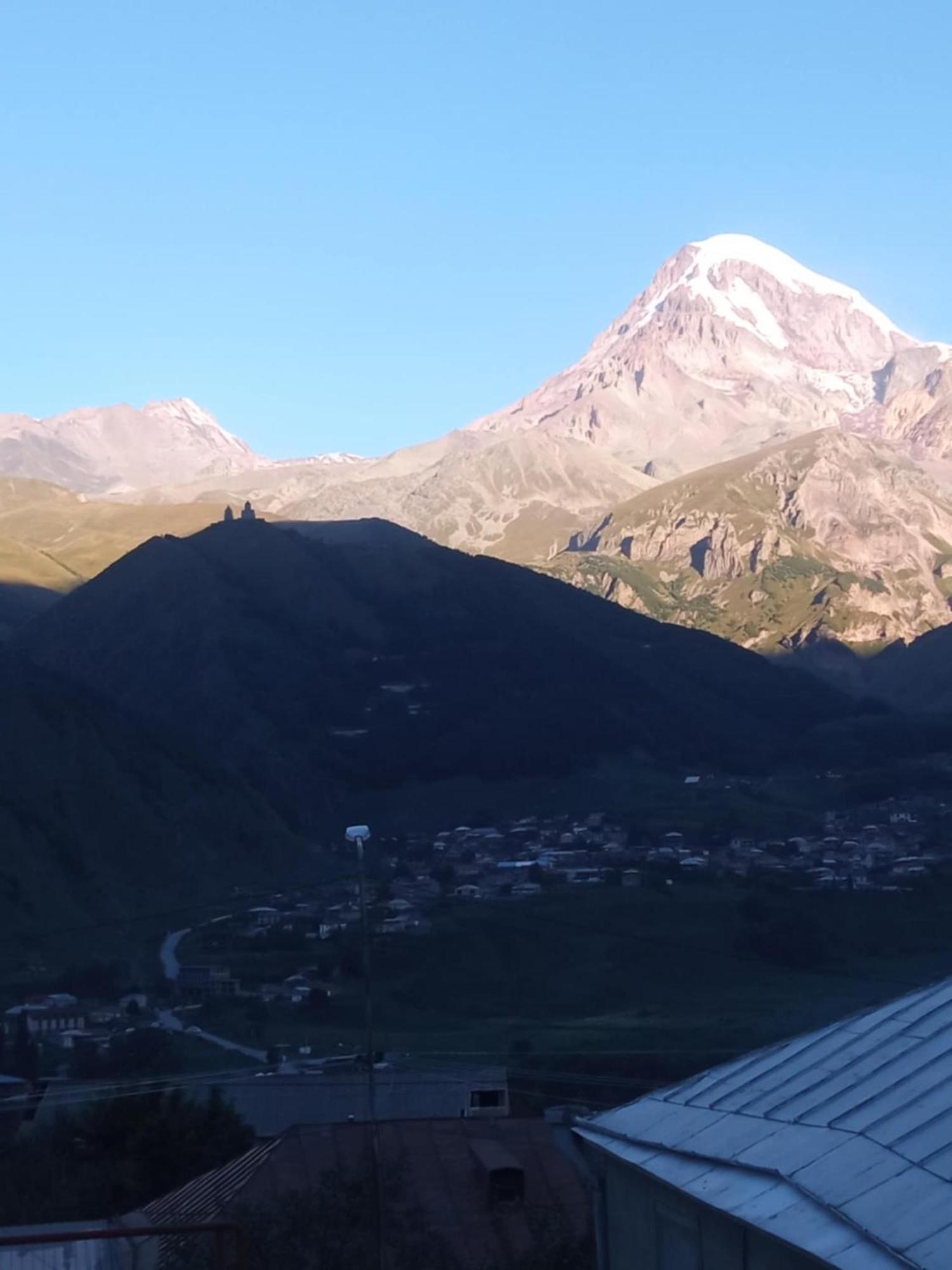 Guesthouse Relax In Kazbegi Zewnętrze zdjęcie